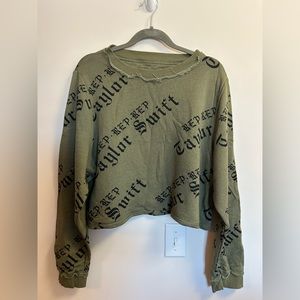 Taylor Swift cropped reputation crewneck